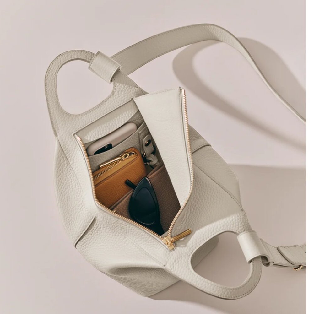 Cuyana Paloma Bag in Ecru - Picture 3 of 15
